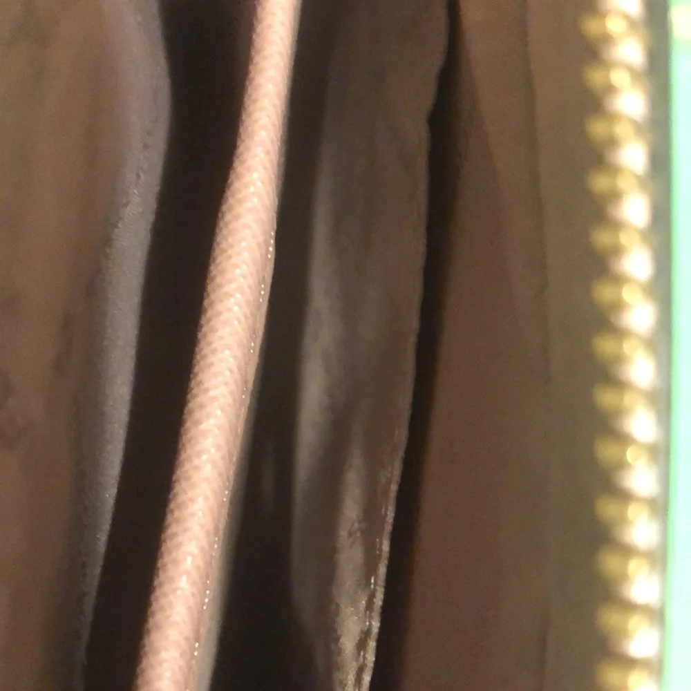 Michael Kors crossbody purse. Brand new no tags. - Picture 2 of 3